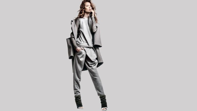 《西西里美丽传说》女主角，在当时打扮这么高调，不觉得带给自己很多不便吗？如何理解她的心态？